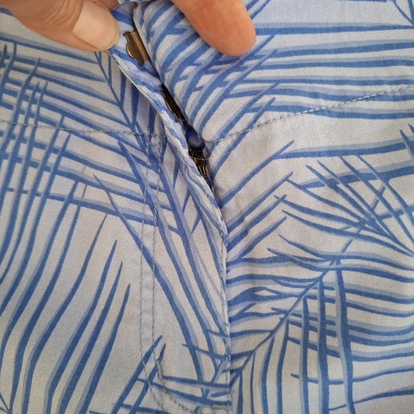 Vineyard Vines Geometric Blue Shorts NWOT Size 12 - Picture 6 of 9